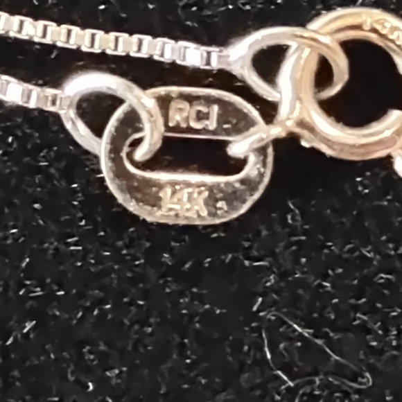 14 karat solid gold 12 diamond cross pendant with box link chain - Picture 10 of 12